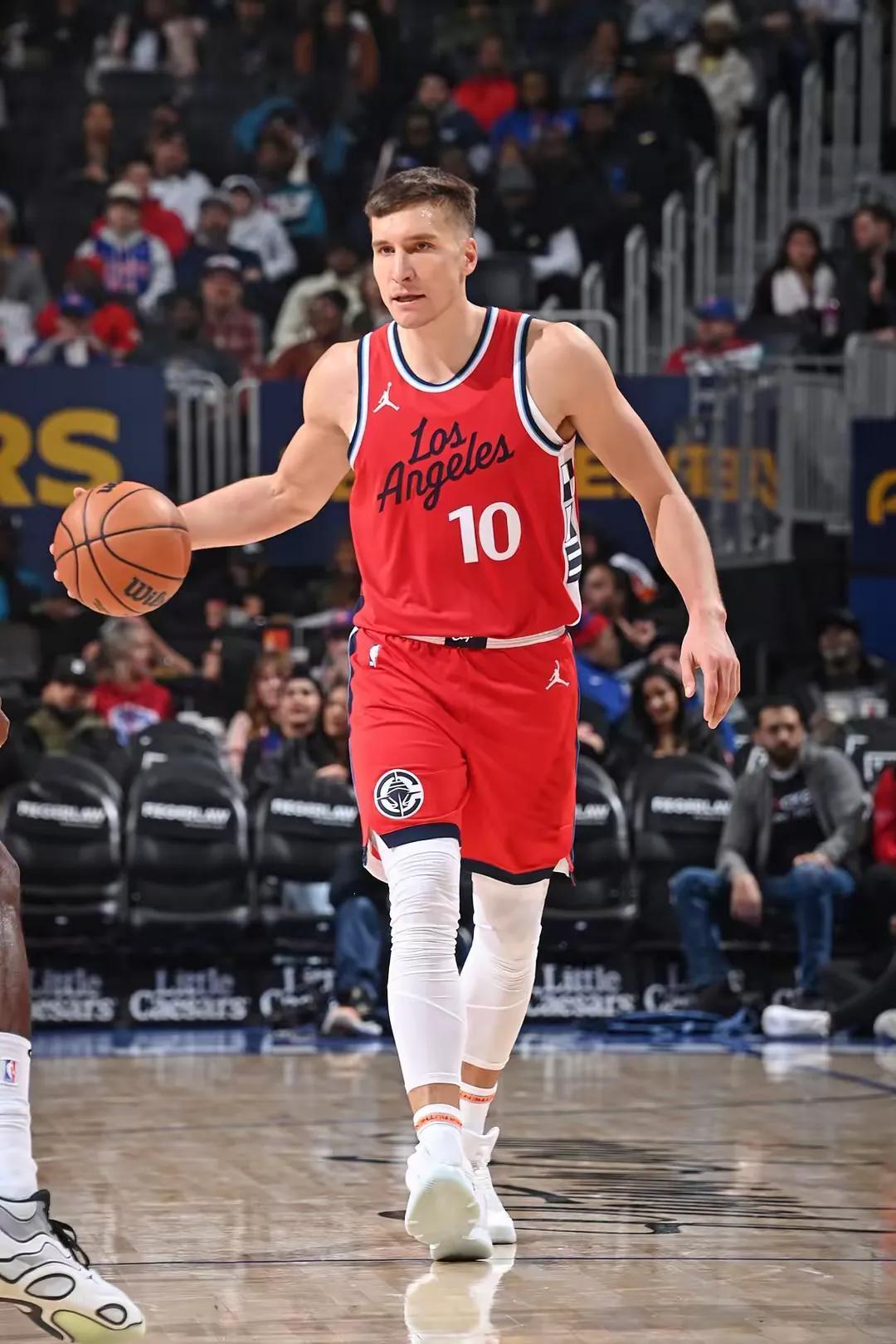 快船客场逆转篮网,豪取七连胜 快船客场逆转篮网,豪取七连胜