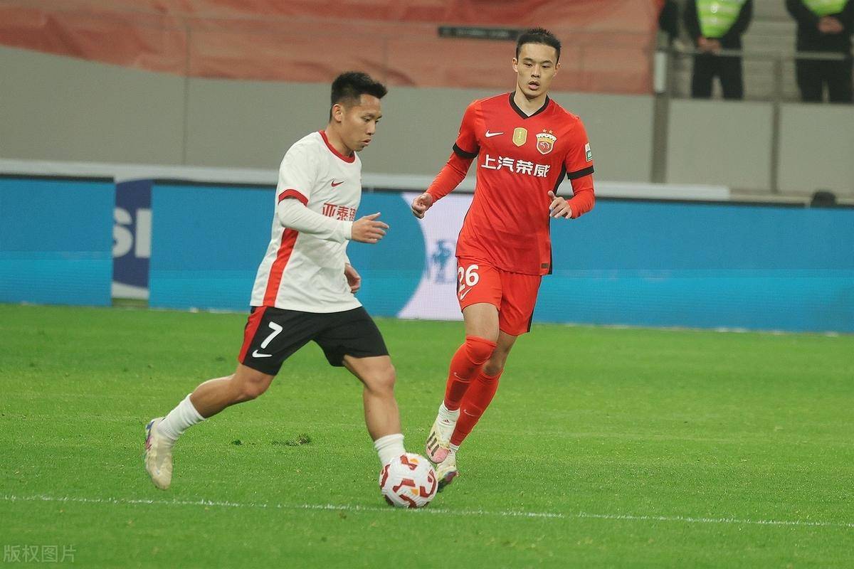 上港亚冠淘汰赛首轮战鹿岛射手木后缺席，华夏洛杉矶竞争也是骤起