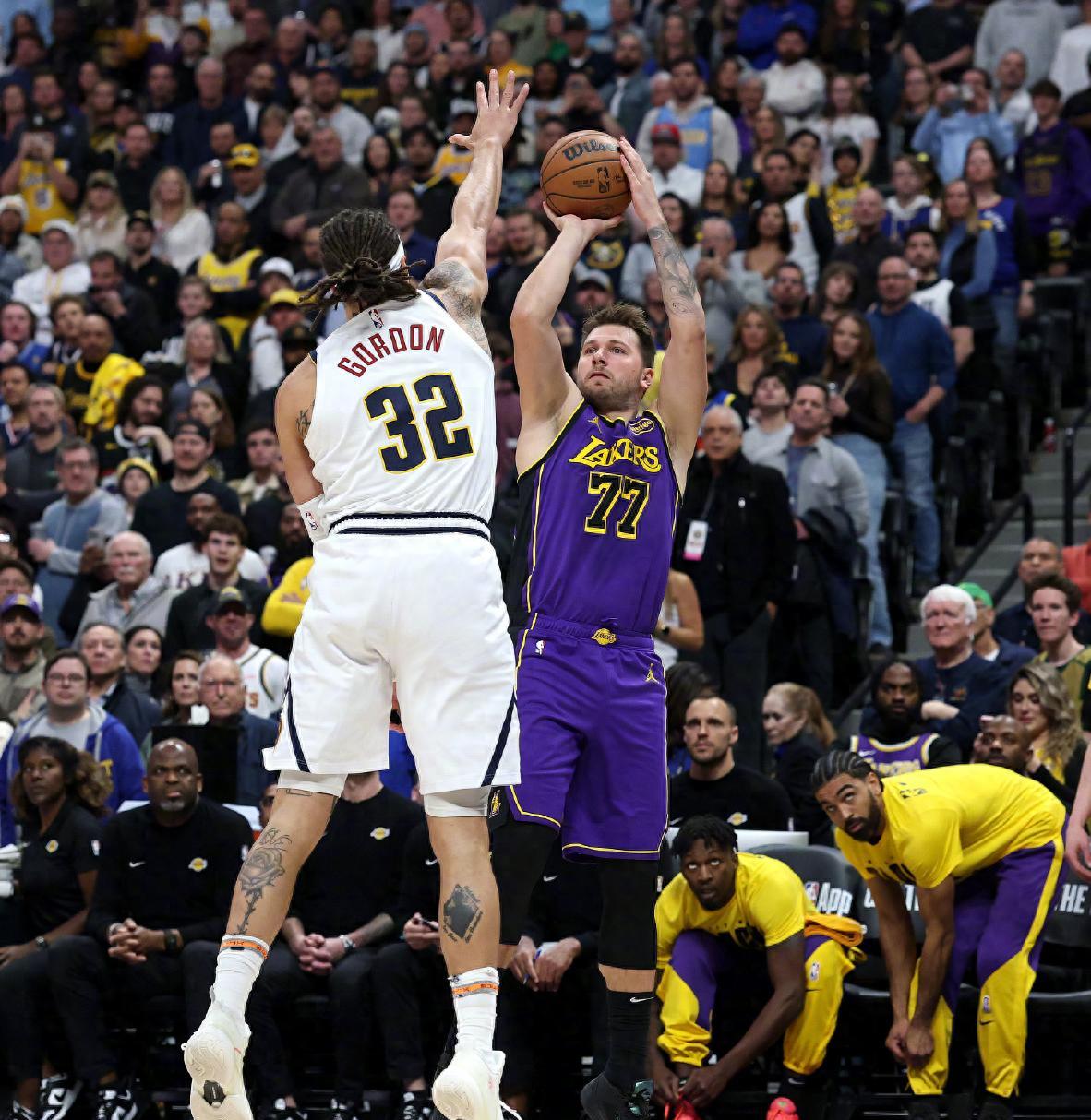 NBA常规赛：湖人力克篮网，取得两连胜