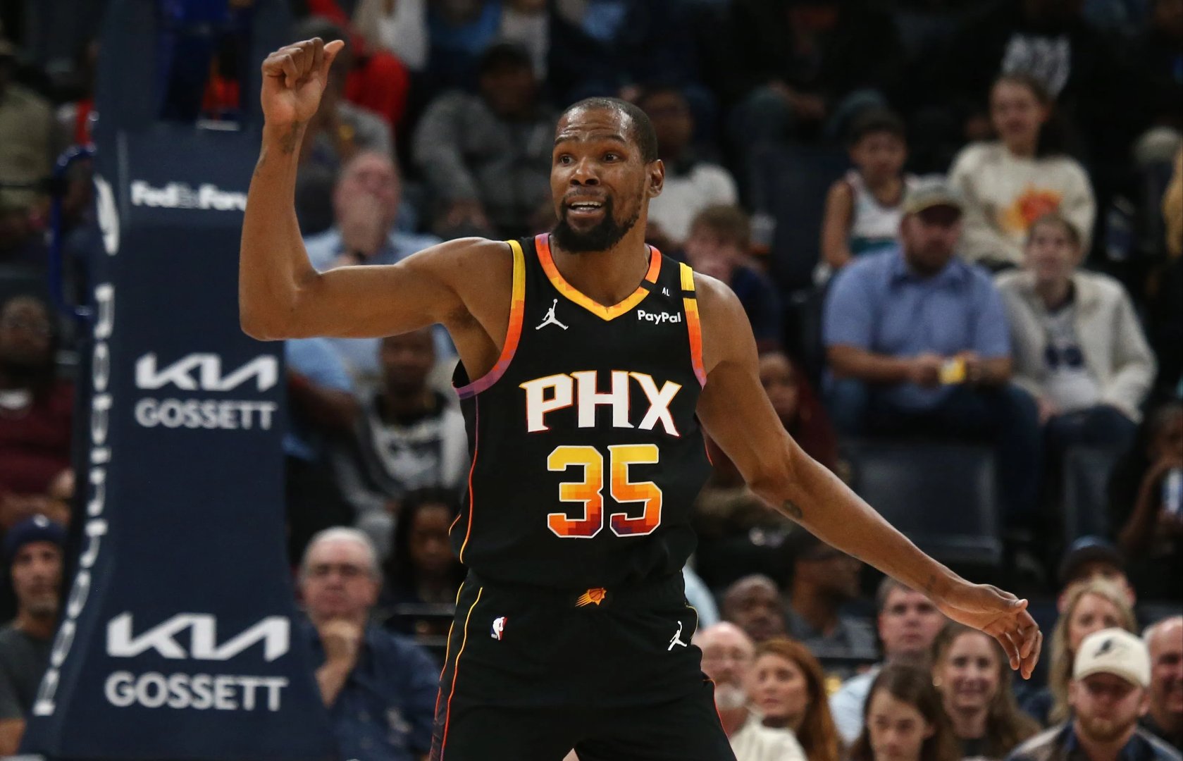 勇士主场狂胜雷霆：杜兰特大放异彩