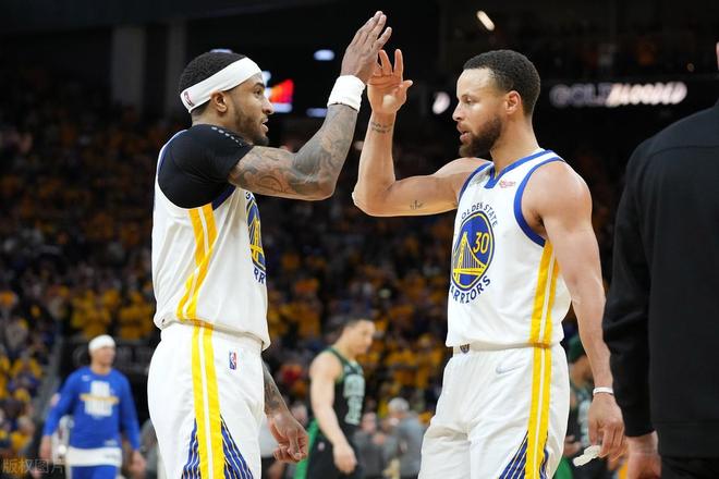 勇士轻取黄蜂,格林三双表现 勇士轻取黄蜂,格林三双表现